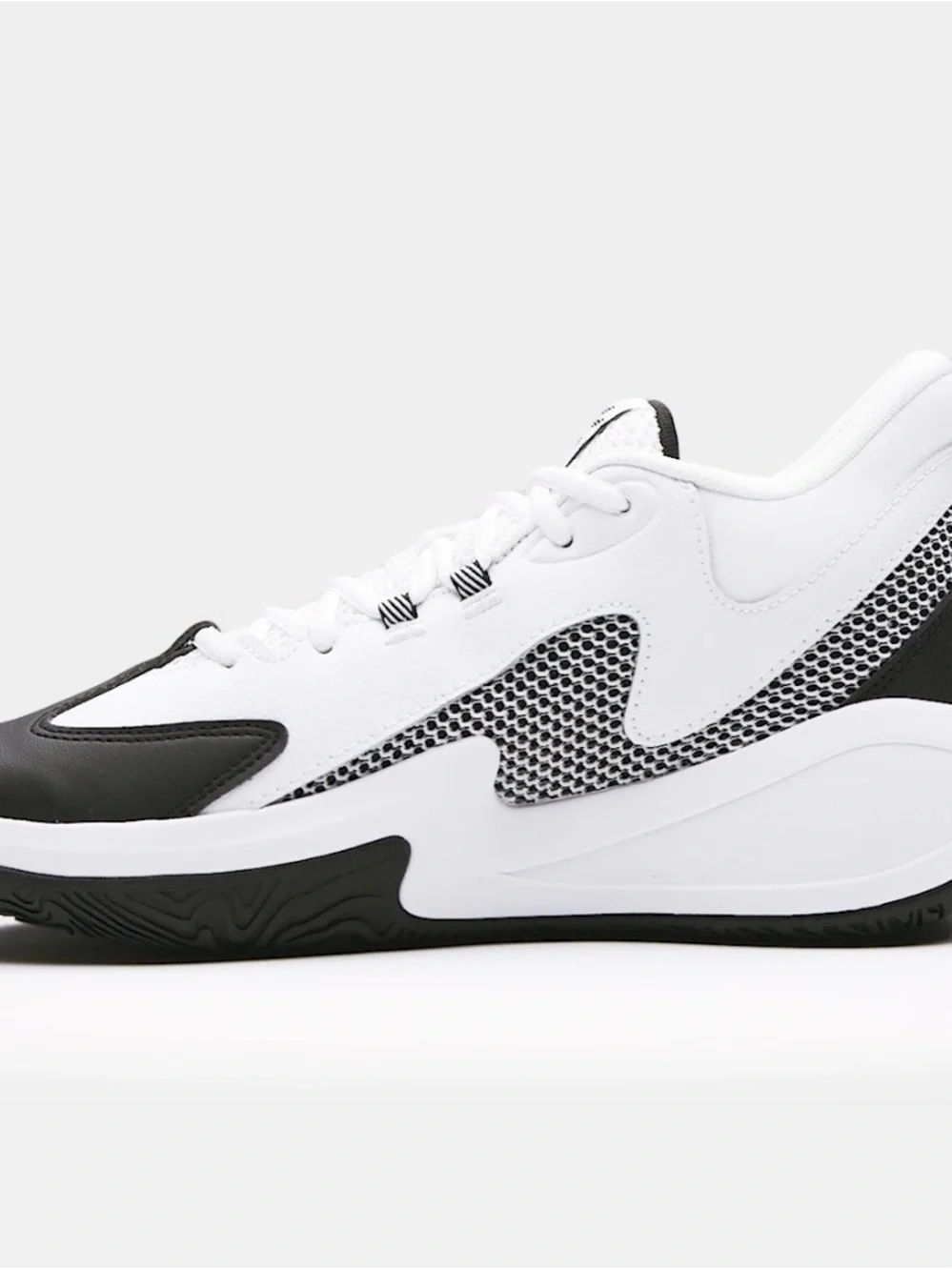 Under Armour Curry Low Basketball Shoes - White & Black